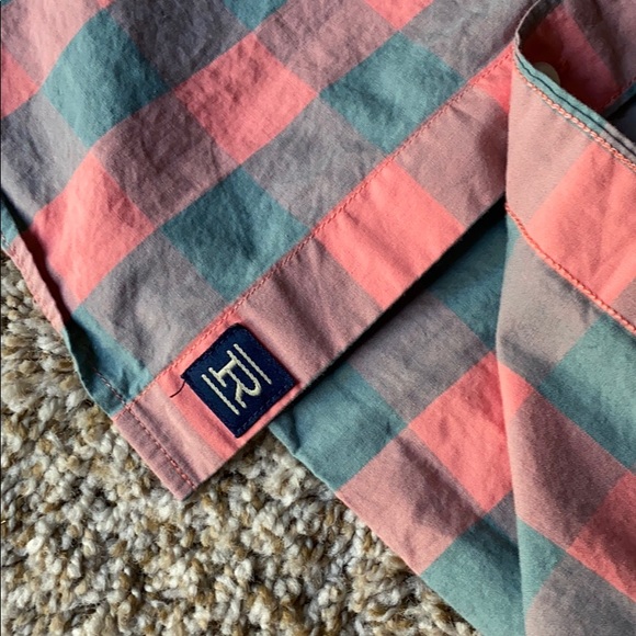 Men’s short sleeved casual button down - Picture 4 of 4